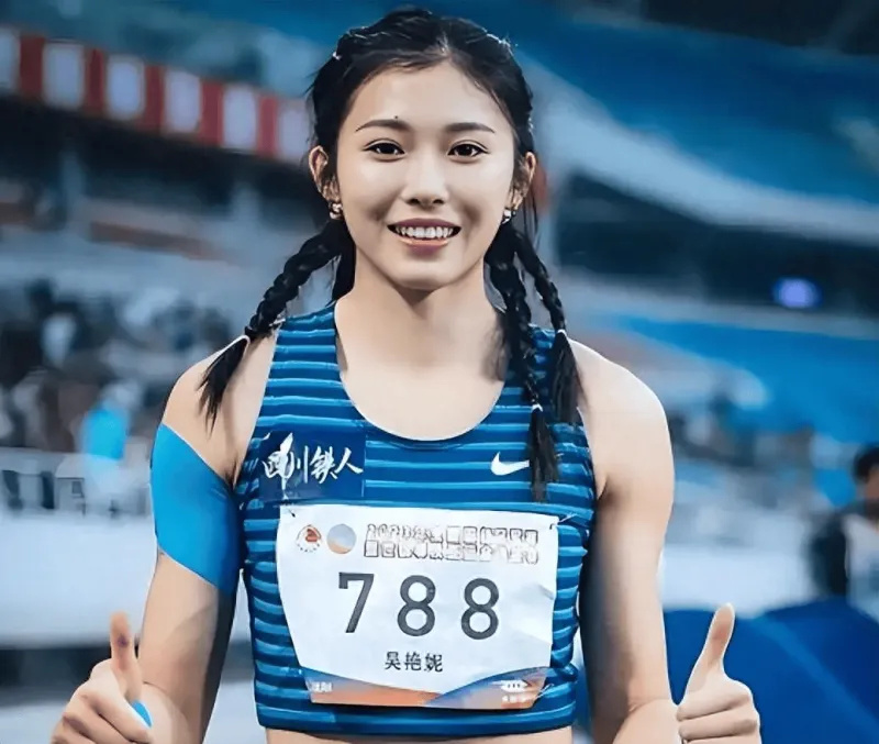 相比之下, Zqi
