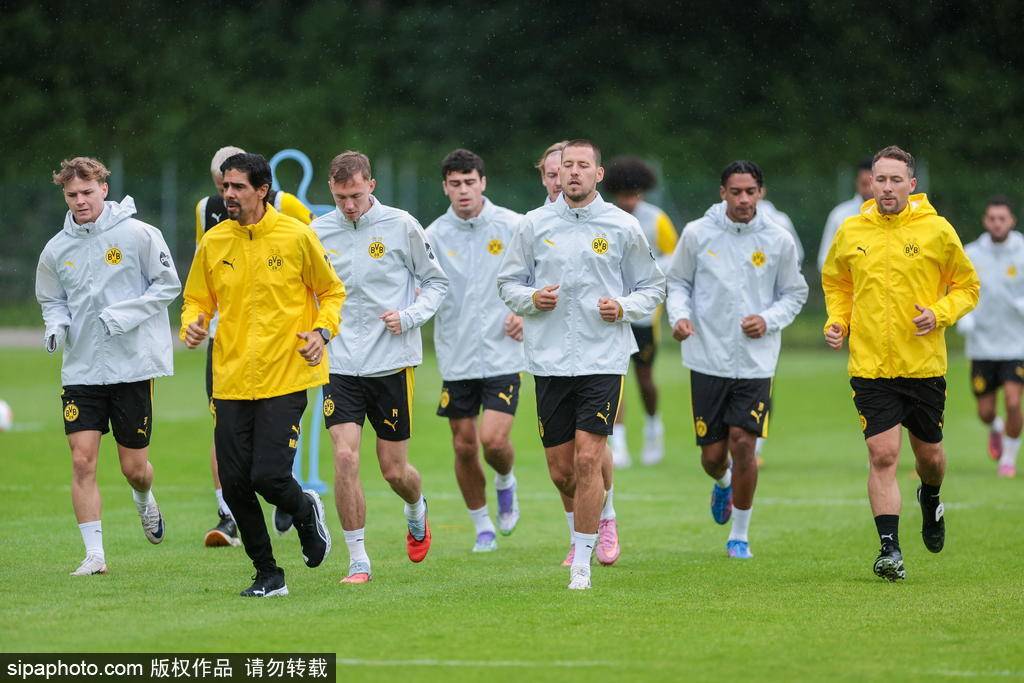 他在帕尔马, 个人的运动