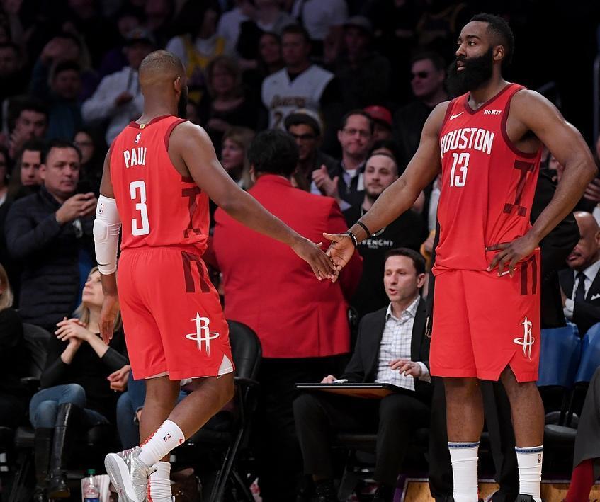 而且他的正, news